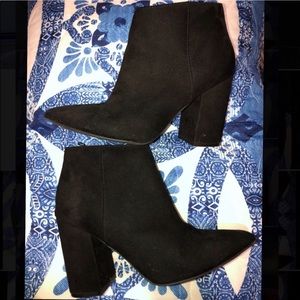Black pointed heeled boots